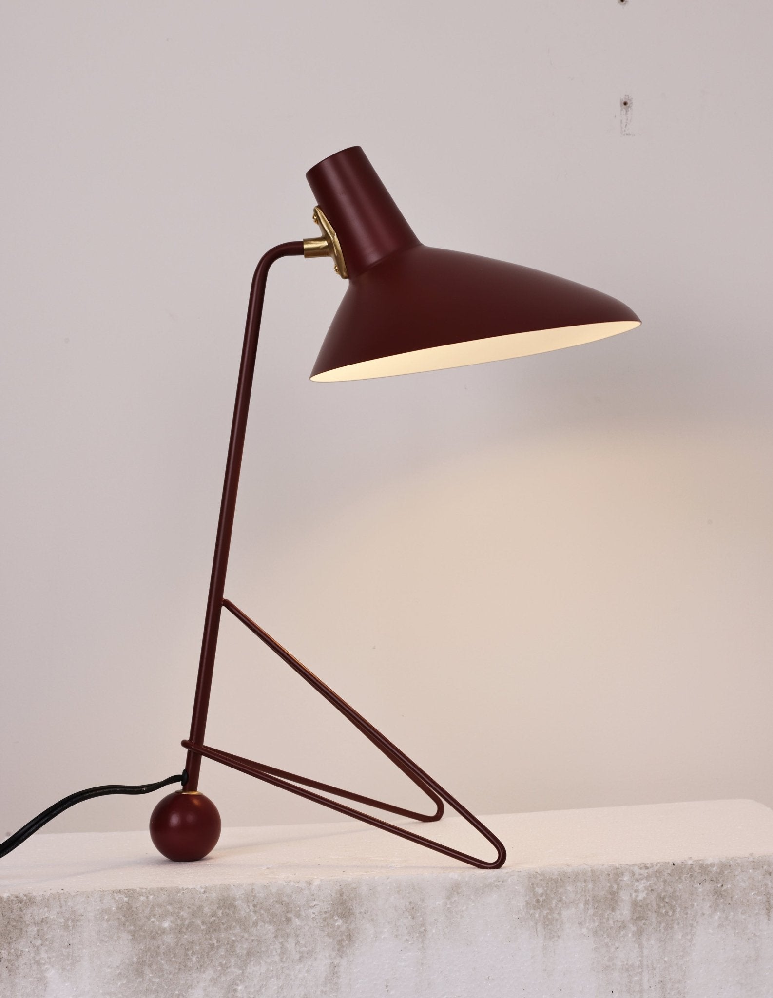 Svelte Noir Table Lamp