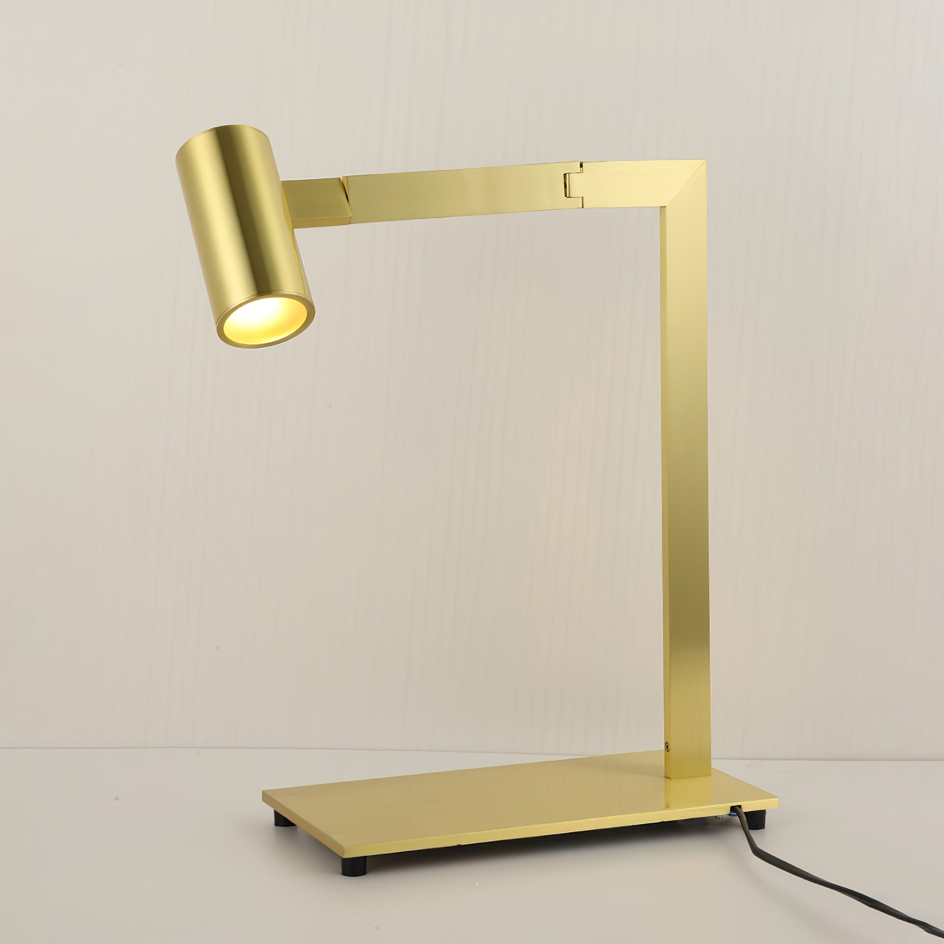 Mahari Table Lamp