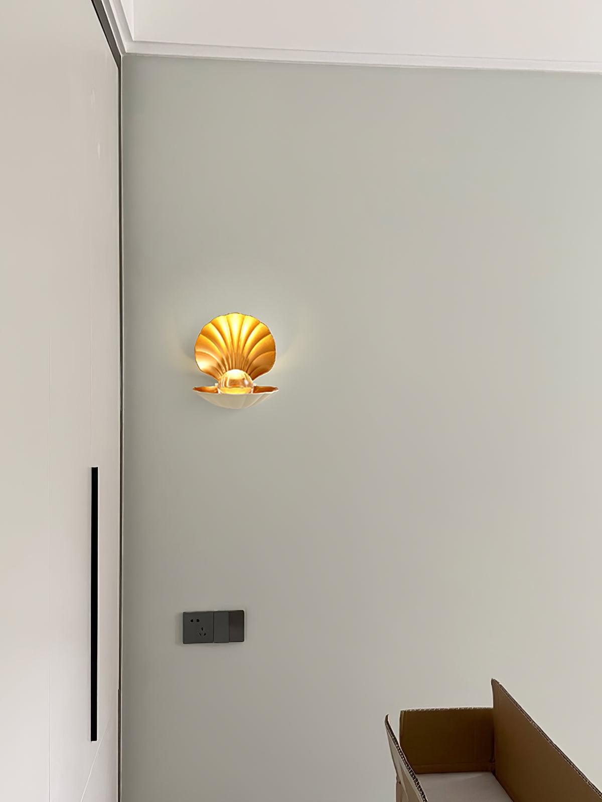 Pearl Clam Wall Light